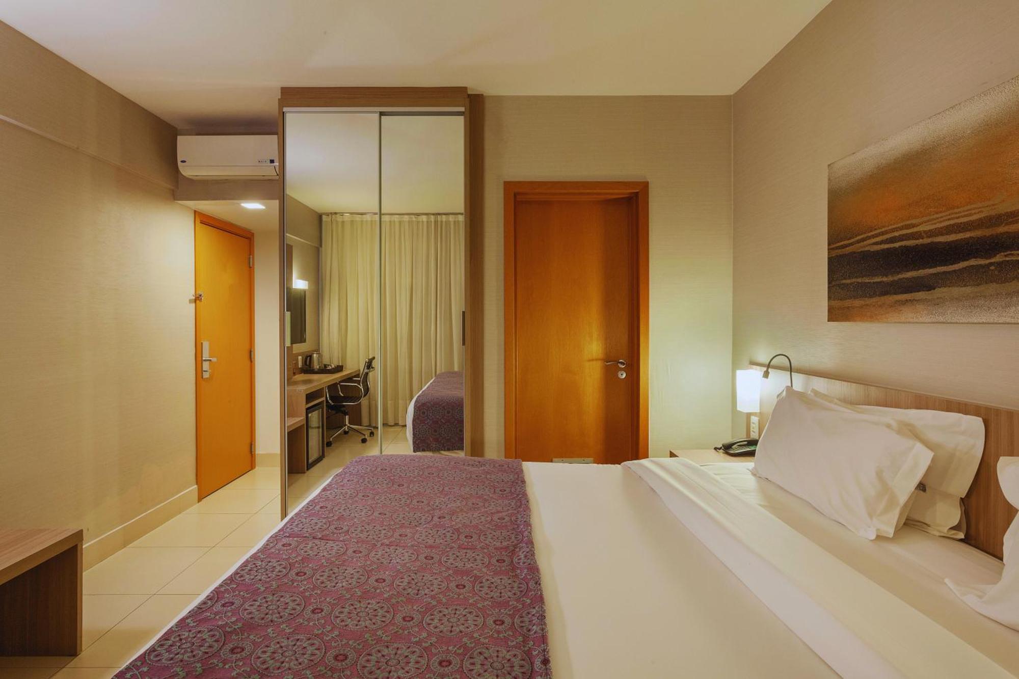 Quality Hotel Pampulha & Convention Center Бело Оризонти Екстериор снимка